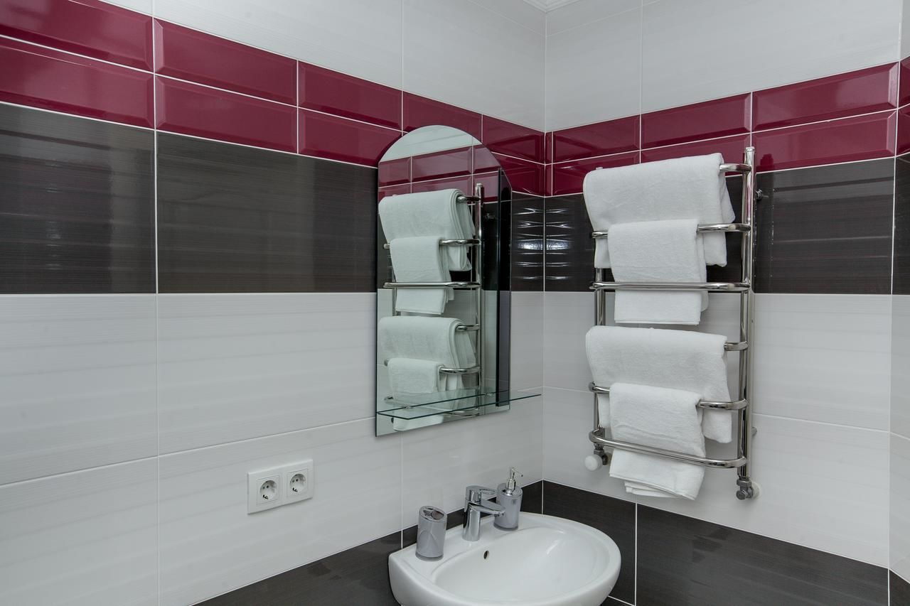 Отель Mon Ami Hotel Ивано-Франковск