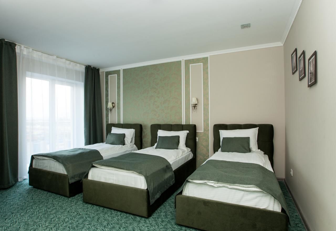 Отель Mon Ami Hotel Ивано-Франковск