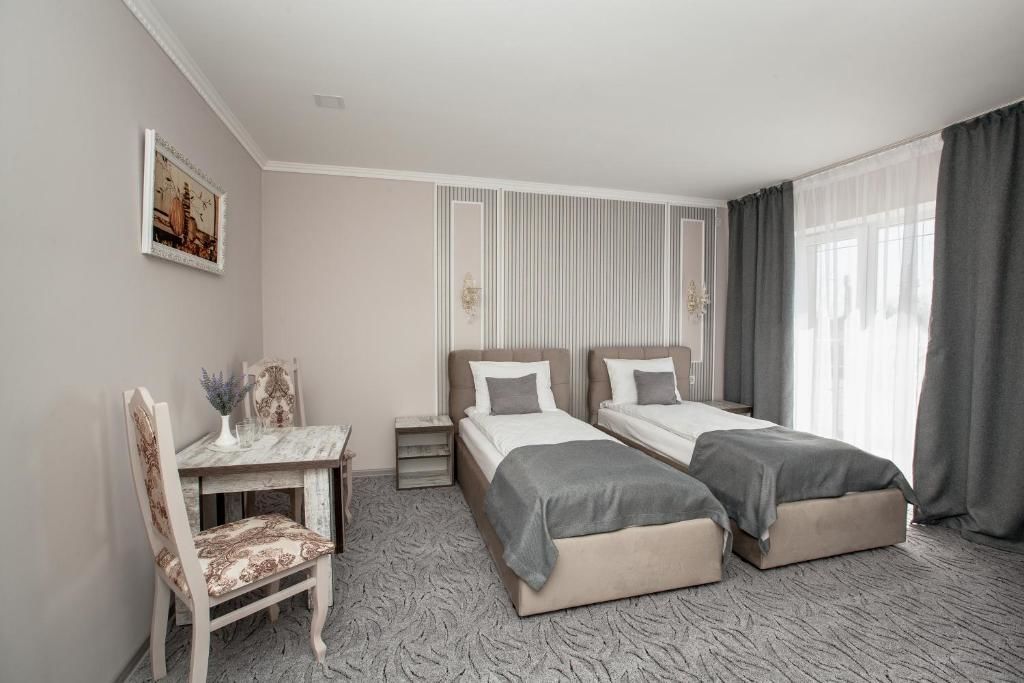 Отель Mon Ami Hotel Ивано-Франковск