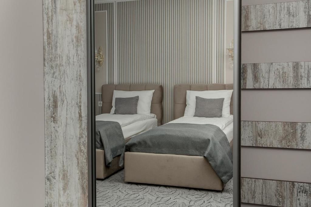 Отель Mon Ami Hotel Ивано-Франковск