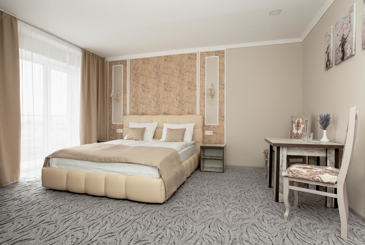 Отель Mon Ami Hotel Ивано-Франковск