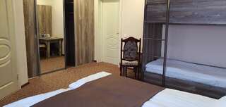 Отель Mon Ami Hotel Ивано-Франковск Семейный полулюкс-1