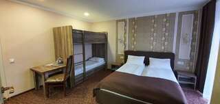 Отель Mon Ami Hotel Ивано-Франковск Семейный полулюкс-2