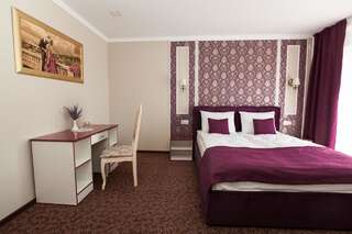 Отель Mon Ami Hotel Ивано-Франковск Полулюкс с балконом-3