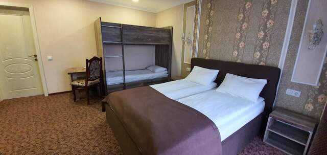 Отель Mon Ami Hotel Ивано-Франковск-7
